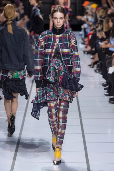 Look 33